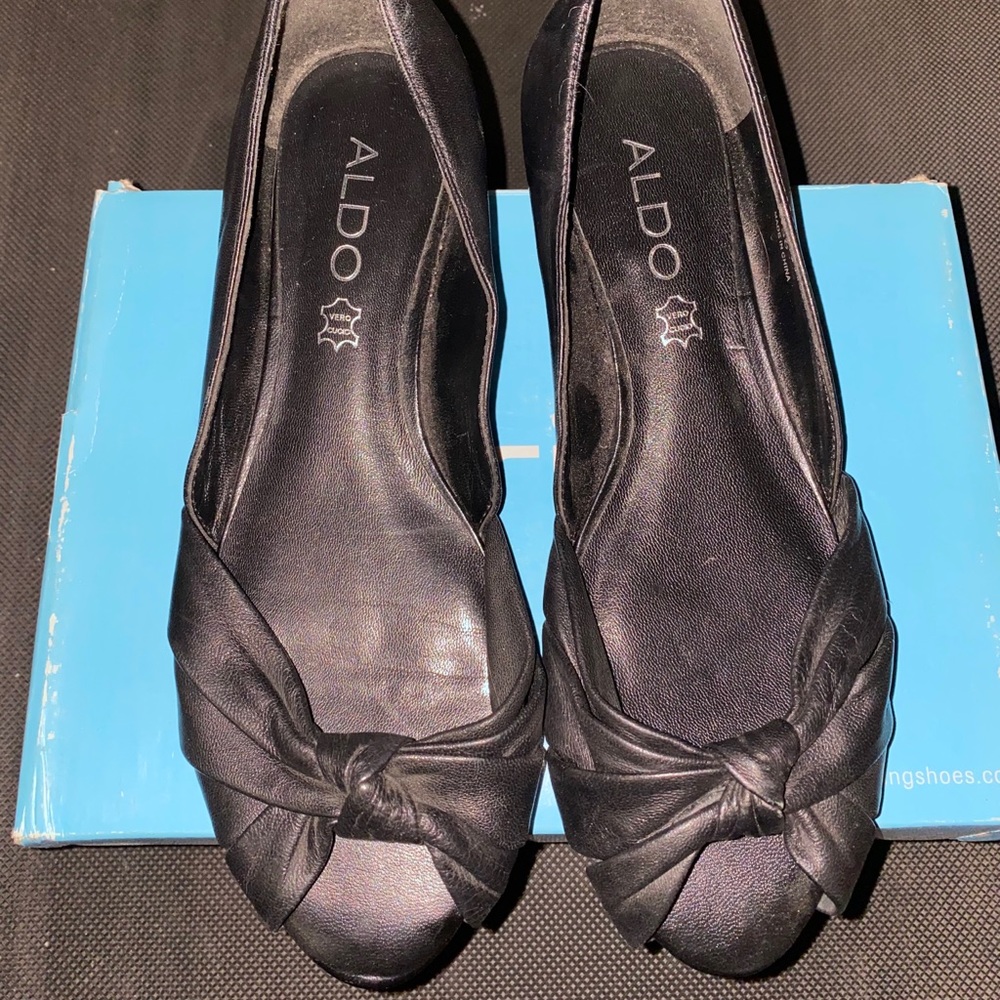 ALDO Black Peeptoe Flats Sandals Shoes Wedges 36